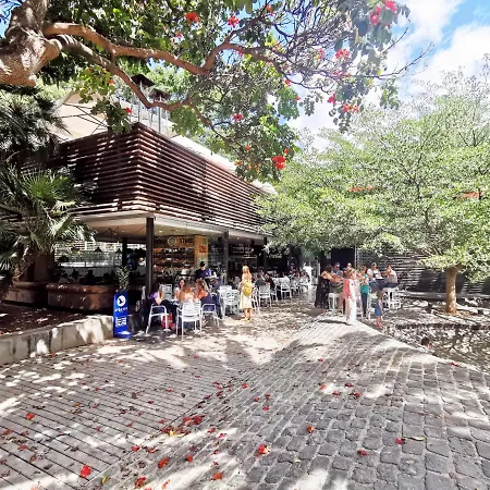 Home2book Modern & Centric Apt Cruz, Terrace *